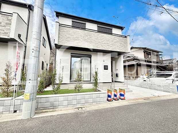 洗練された外観、上質な住空間が広がる室内は永く安心して過ごせる住居です。