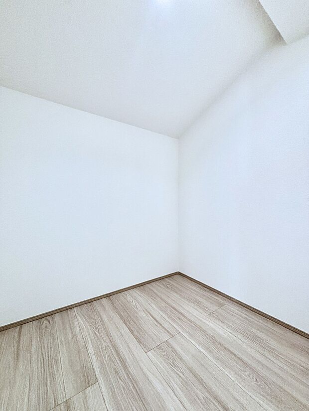 2階のフリーコーナーは、テレワークや趣味のスペースなど多用途に使えて便利です。