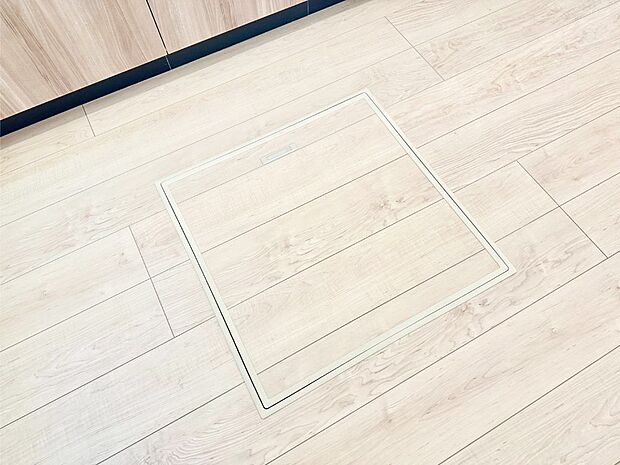 床下収納付き!日用品・非常用品の収納にも大活躍。