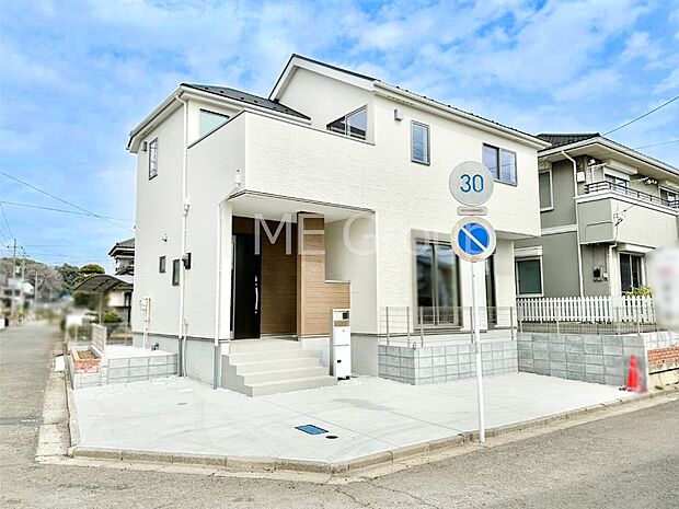 洗練された外観、上質な住空間が広がる室内は永く安心して過ごせる住居です。