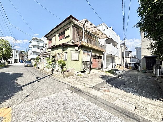 前面道路はきちんと整備されています