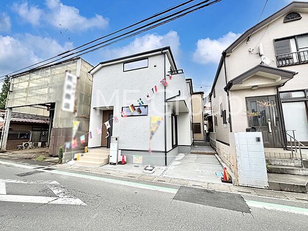 溢れる陽光でご家族の笑顔も輝く