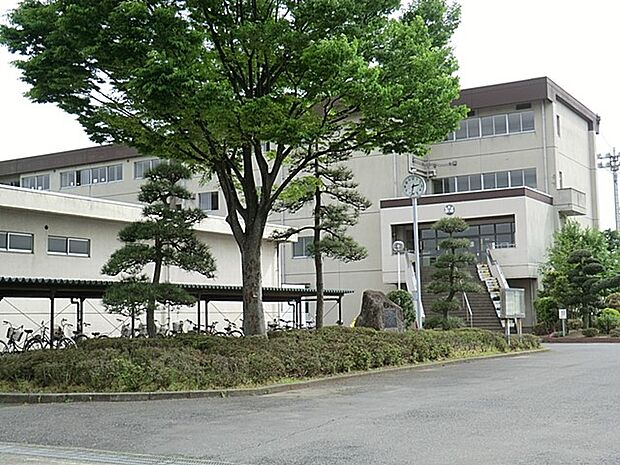 中学校 1900m 川越市立南古谷中学校