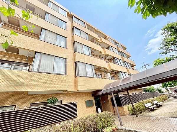 外観 マンションだからこそ安心のセキリュティーシステム