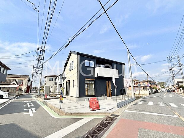 角地なので日当たりも良く、お家が堂々として見えます。