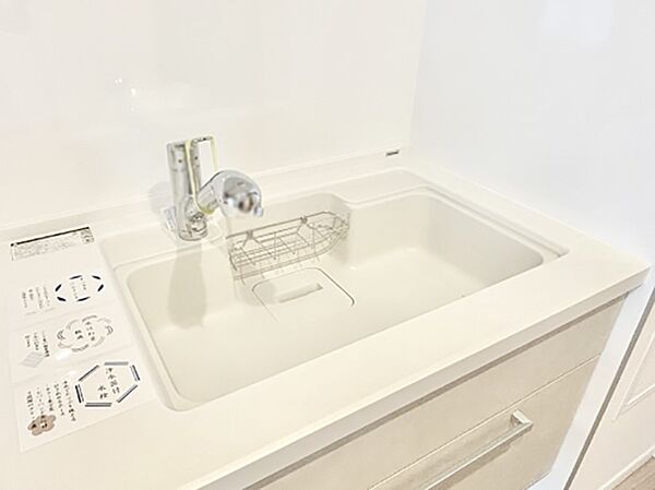 広々としたシンクでお料理やお皿洗いもラクラク快適に！