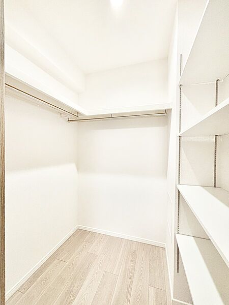 ウォークインクローゼットのある住まいでスッキリ快適な生活を