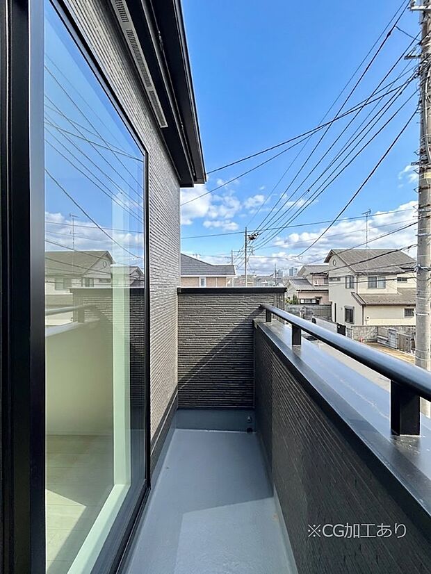 ゆったりバルコニーだから沢山お洗濯ものを干せます。