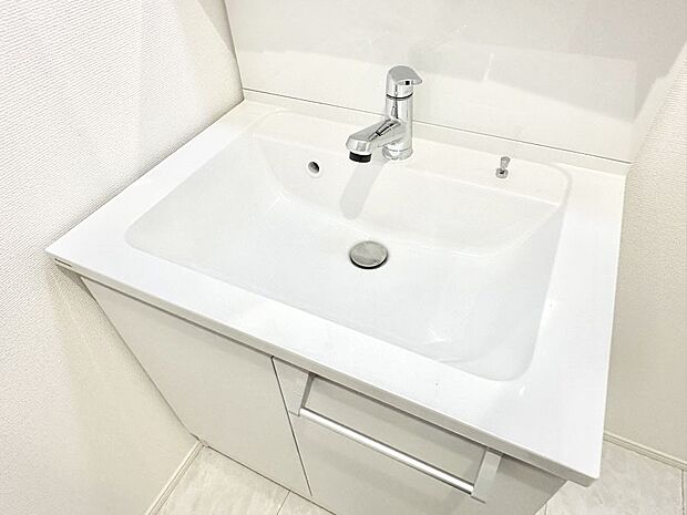 ハンドシャワー付き!使いやすい洗面台。