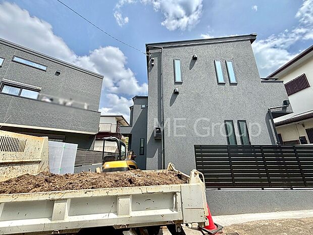 洗練された外観、上質な住空間が広がる室内は永く安心して過ごせる住居です。