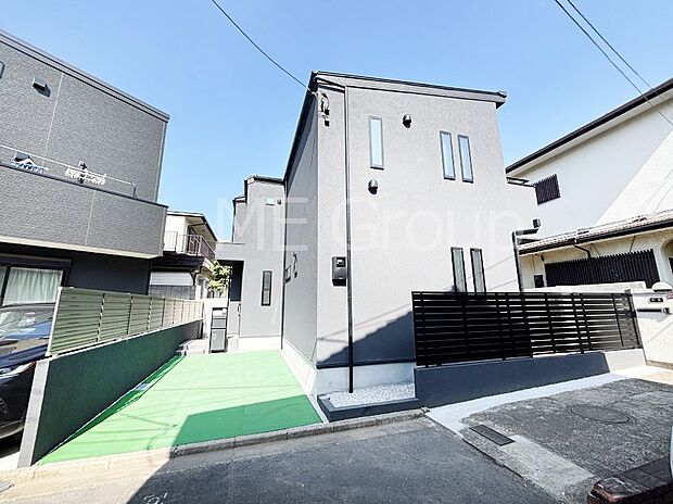 洗練された外観、上質な住空間が広がる室内は永く安心して過ごせる住居です。