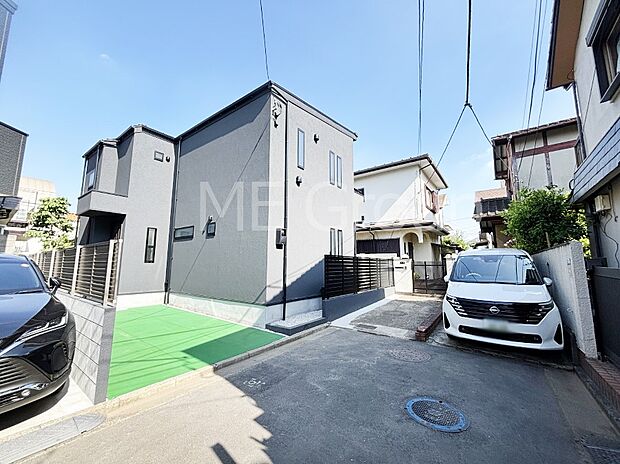 前面道路はきちんと整備されています