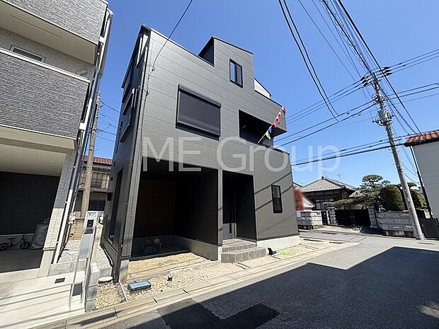 陽光と開放感に恵まれた角地を活かしたマイホーム！