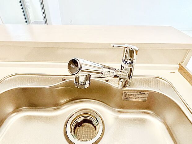 いつでも清潔なおいしいお水を。一つの水栓で水道水と浄水を使い分け。