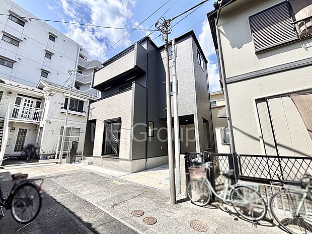 前面道路はきちんと整備されています