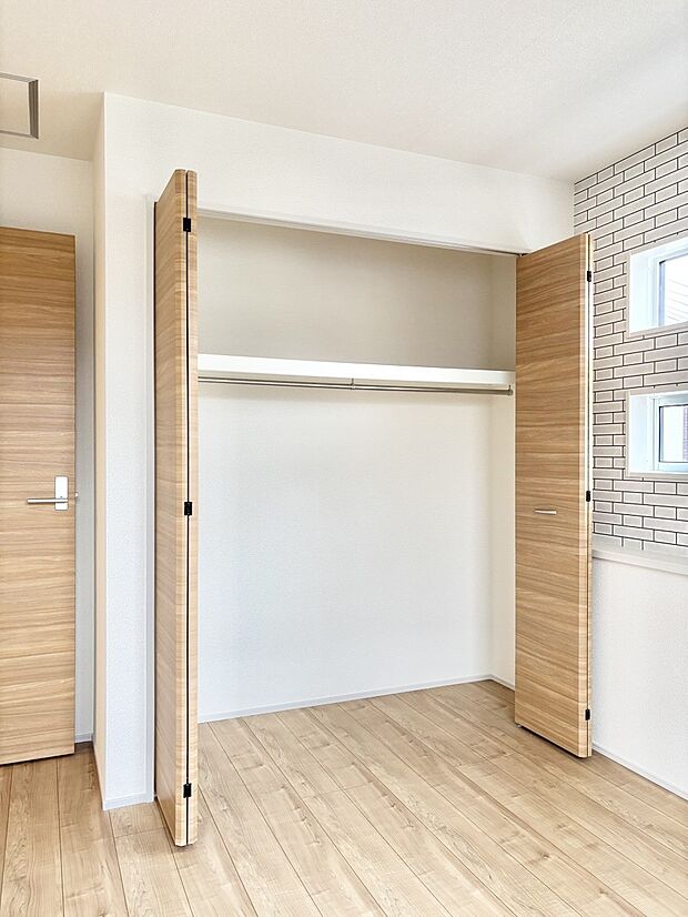 たっぷりの収納スペースで快適に暮らせそう 