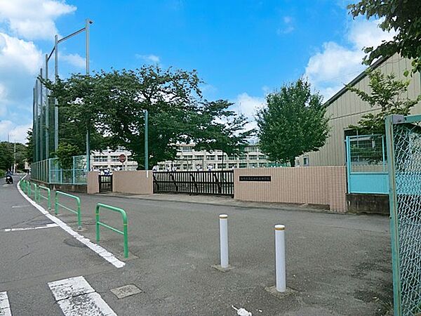 中学校 890m 練馬区立石神井西中学校