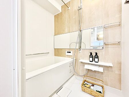 内装「無料オンライン相談」受付中！一日の疲れを癒してくれる明るいバスルーム