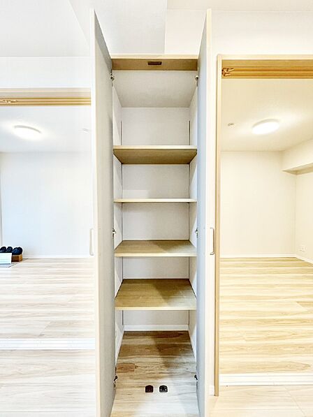 設備「無料オンライン相談」受付中！物が多くなりがちなリビングにうれしい収納