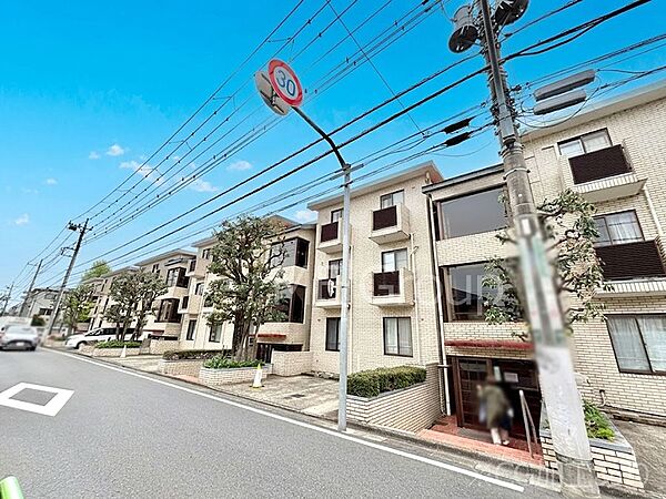 溢れる陽光でご家族の笑顔も輝く