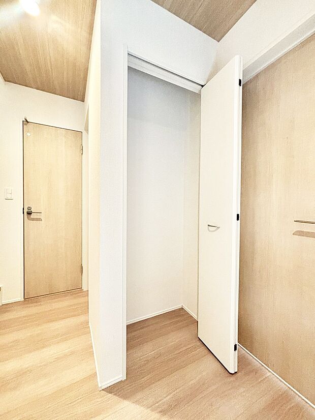 散らかりがちな玄関もスッキリの玄関収納付