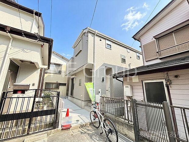 溢れる陽光でご家族の笑顔も輝く