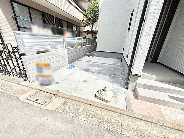 駐車2台可能!急なお客様の駐車に。また、ご家族の自転車スペースとしても大活躍。