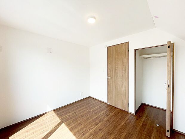 収納が充実しているので、居住スペースを広く使えます。 