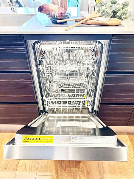 面倒なお片づけは食洗機にお任せ！家事の負担が減って、時間にも気持ちにもゆとりができます。