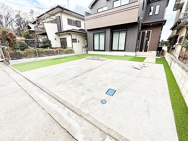 駐車3台可能！急なお客様の駐車に。また、ご家族の自転車スペースとしても大活躍。