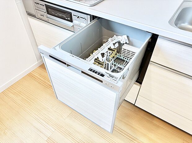 面倒なお片づけは食洗機にお任せ！家事の負担が減って、時間にも気持ちにもゆとりができます。
