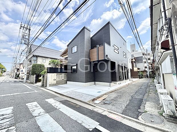 陽光と開放感に恵まれた角地。ここから始まる新生活を応援いたします!