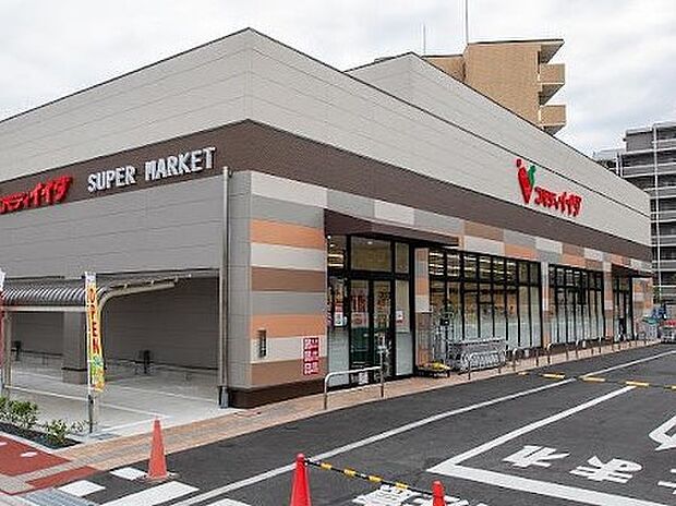 スーパー 700m コモディイイダ 西保木間店