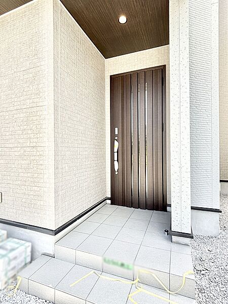 玄関を拡大表示