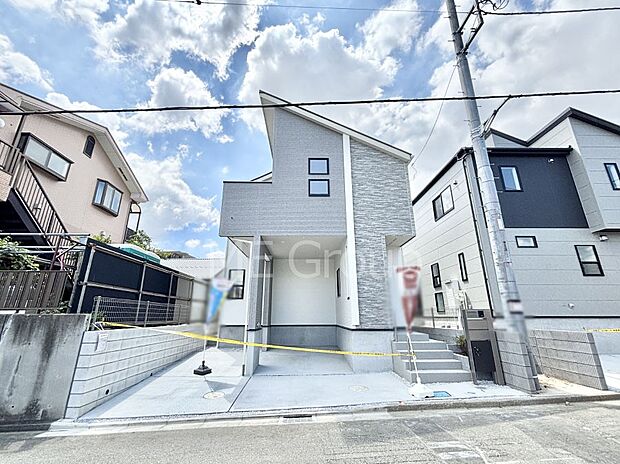 たっぷりの陽光と心地よい風が舞い込む住まい