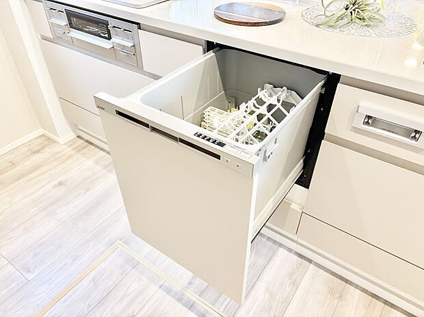 面倒なお片づけは食洗機にお任せ!家事の負担が減って、時間にも気持ちにもゆとりができます。