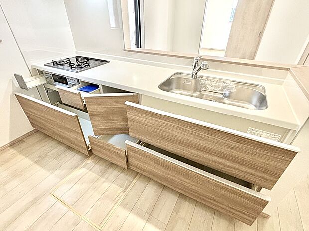 使いやすさを優先したスライド式収納タイプ!