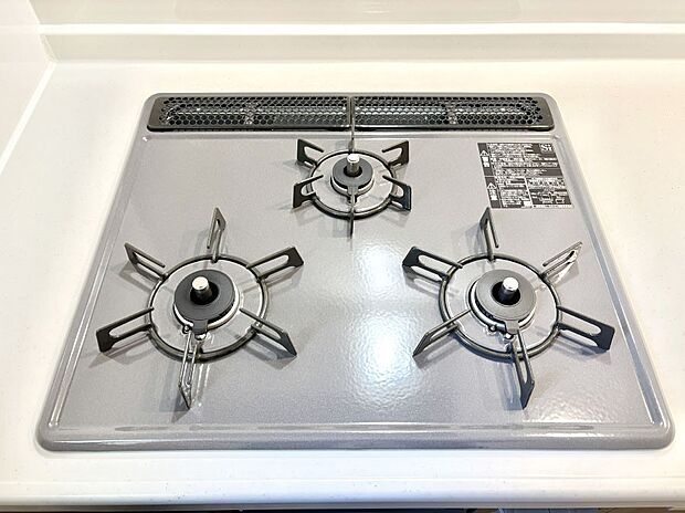 ガスコンロはSiセンサー搭載。火力調節や焦げ付き・消し忘れも防いでくれます。