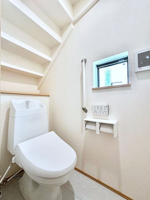 トイレは1階と2階それぞれに配置されていてとても便利です。