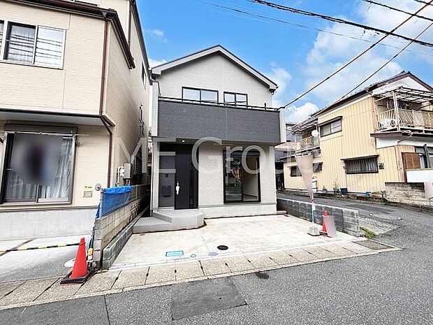 外観「無料オンライン相談」受付中!溢れる陽光でご家族の笑顔も輝く