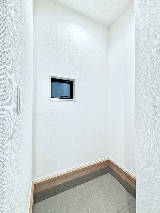 シューズインクローク付き!雨具やベビーカーも置けます。