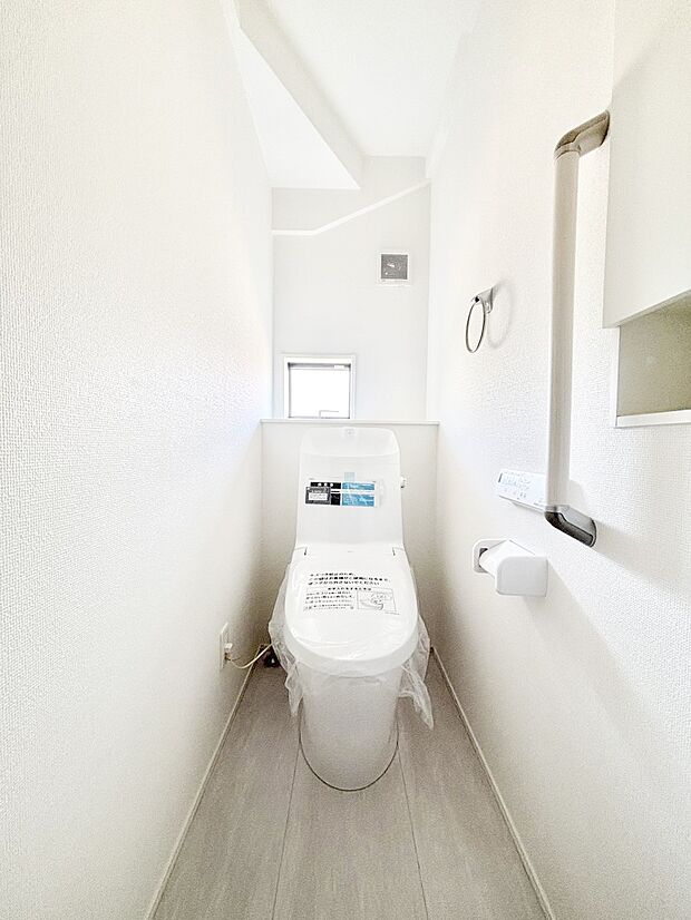 トイレは安心の2箇所!朝のバタバタも一安心です。