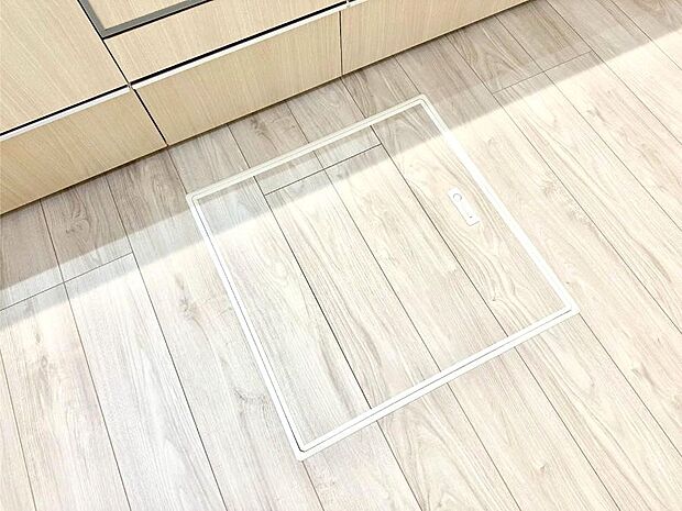 床下収納付き!日用品・非常用品の収納にも大活躍。