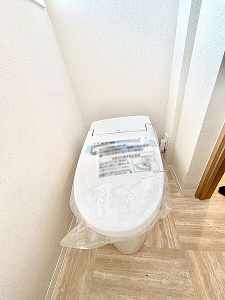内装「無料オンライン相談」受付中！明るく清潔感のあるトイレです。