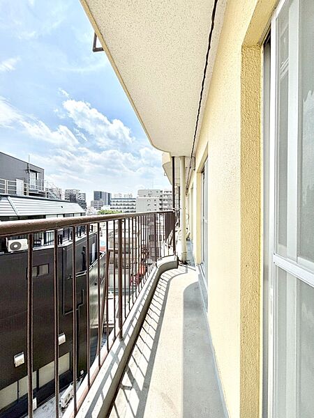 内装「無料オンライン相談」受付中！南向きの日当たりの良いバルコニー