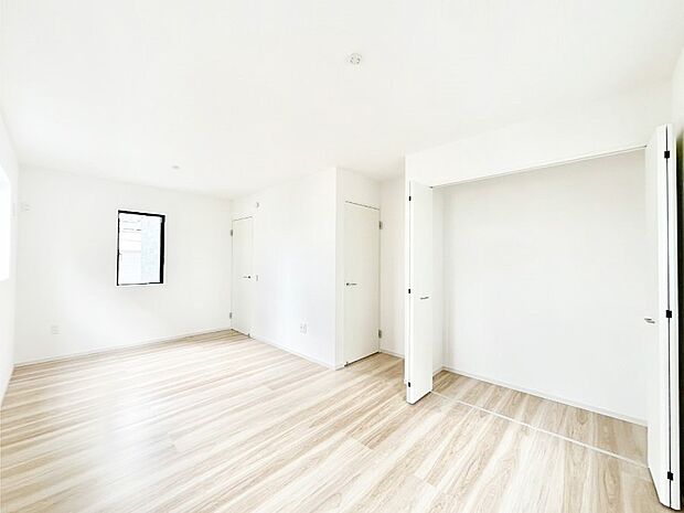 クローゼット付きのお部屋で充実したプライベート時間を過ごせます。