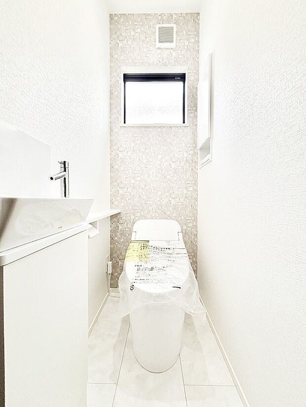 トイレは温水洗浄機能付き