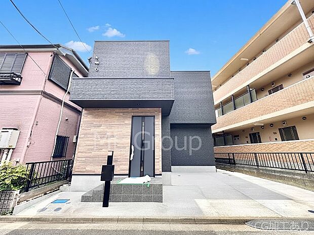 洗練された外観、上質な住空間が広がる室内は永く安心して過ごせる住居です。 