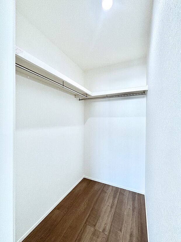 毎日の服選びが楽しくなるウォークインクローゼット