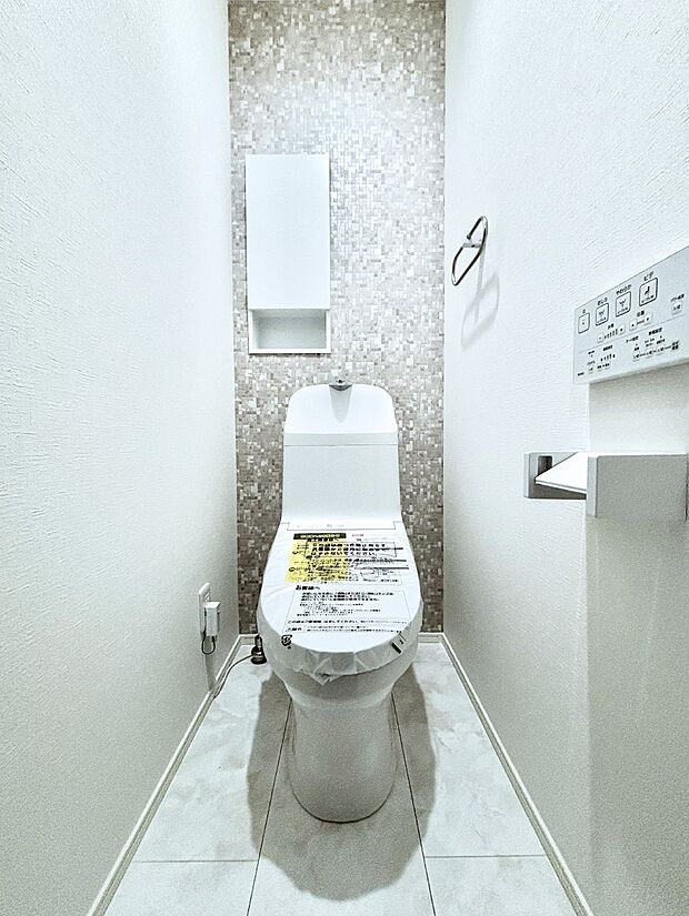 ウォシュレット付きトイレが安心の2ヶ所!朝のバタバタも一安心です。